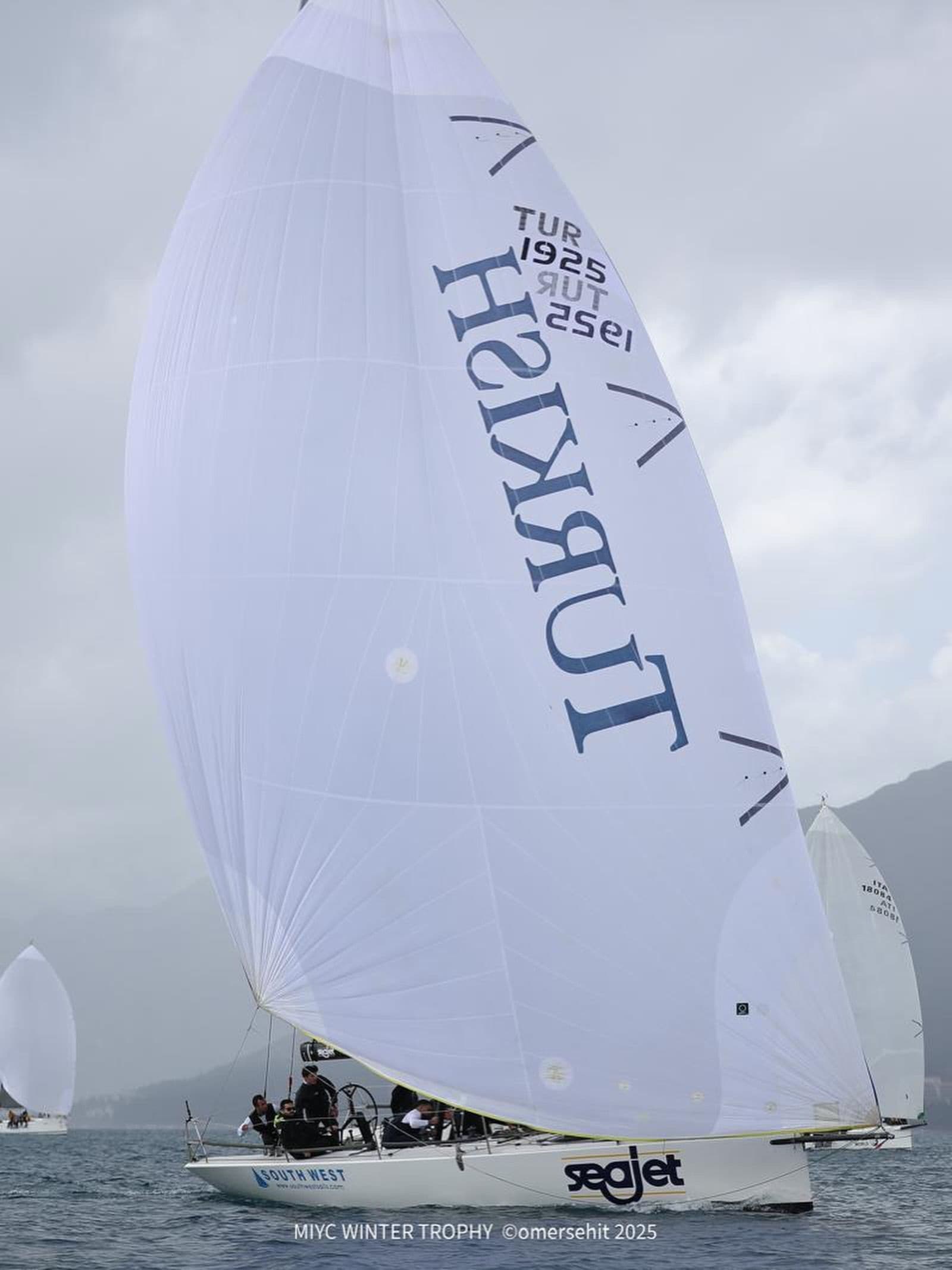 2013 BOLT 37