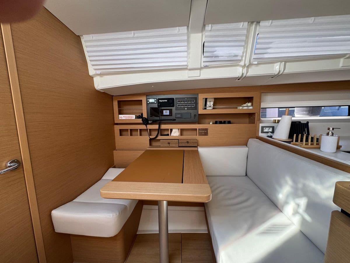 2025 Jeanneau Sun Odyssey 490