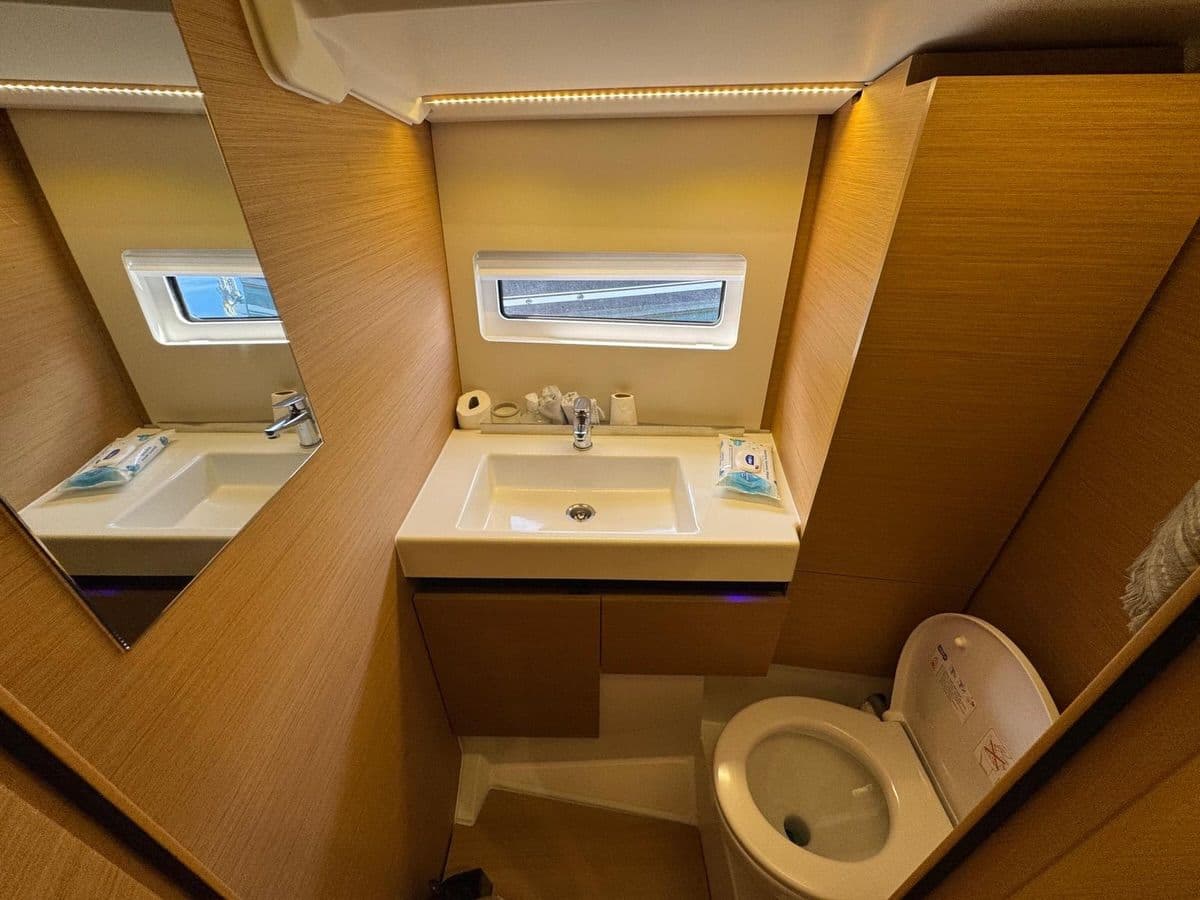 2025 Jeanneau Sun Odyssey 490